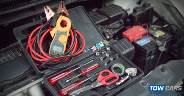 Essential Items to Keep in your Car for Safety
