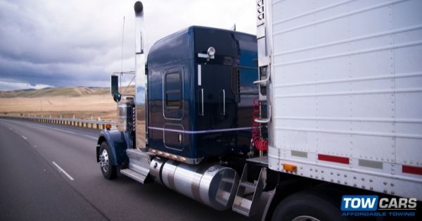 5 Common Reasons That Big Rig Trucks Need Roadside Assistance