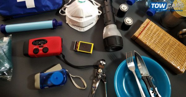 Assembling A Roadside Emergency Kit